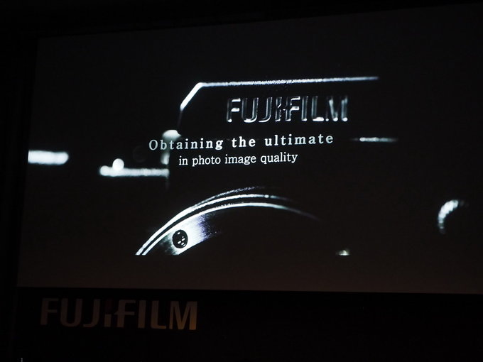 Fujifilm ujawnia redniformatowego bezlusterkowca