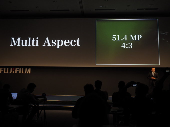 Fujifilm ujawnia redniformatowego bezlusterkowca
