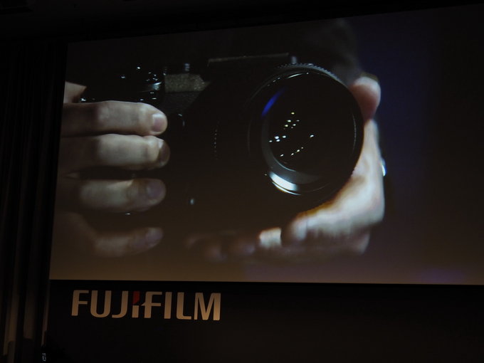 Fujifilm ujawnia redniformatowego bezlusterkowca