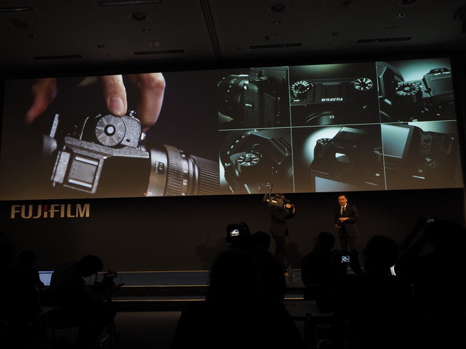 Fujifilm ujawnia redniformatowego bezlusterkowca