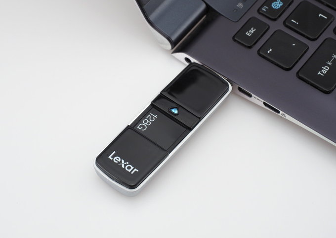 Poszukujecie pamici USB? Lexar ma ciekaw propozycj - Lexar JumpDrive P20 USB 3.0