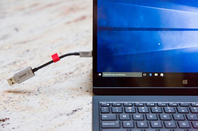 Poszukujecie pamici USB? Lexar ma ciekaw propozycj - Lexar JumpDrive C20 i V20