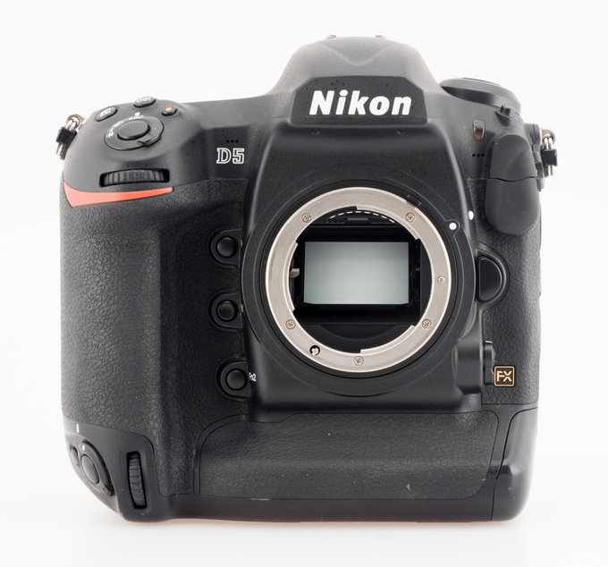 Nikon D5 - Budowa i jako wykonania