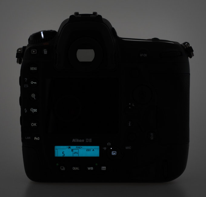 Nikon D5 - Uytkowanie i ergonomia