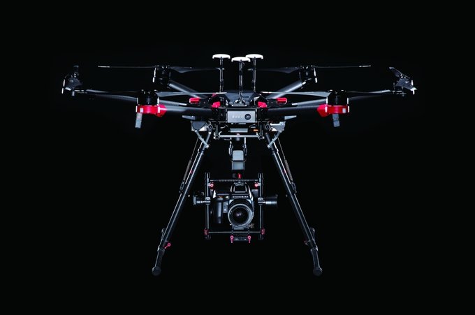 DJI i Hasselblad - dron ze rednioformatowym aparatem 100 Mpix