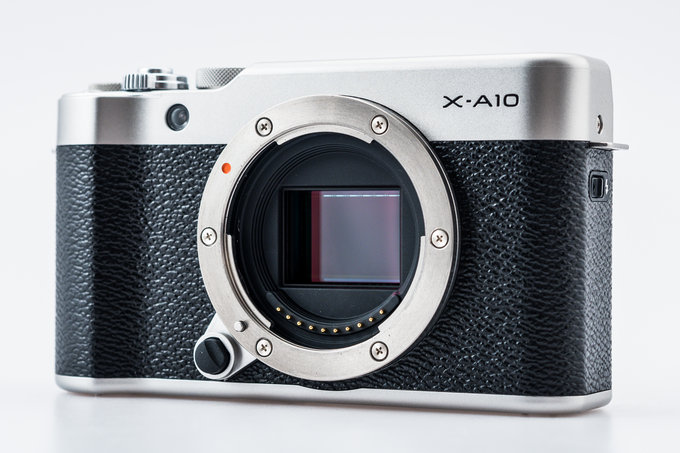 Fujifilm X-A10 - Budowa i jako wykonania