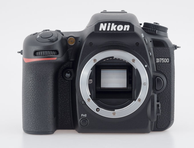 Nikon D7500 - Budowa i jako wykonania