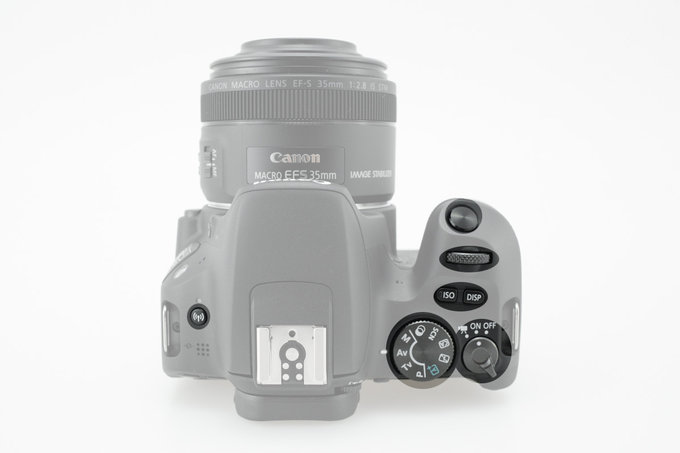 Canon EOS 200D - Budowa i jako wykonania