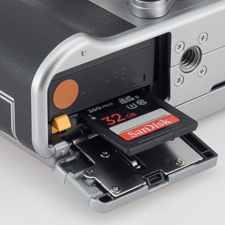Fujifilm X-A5 - Budowa, jako wykonania i funkcjonalno