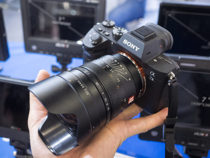 Nowe obiektywy Viltrox dla Fujifilm X i Sony FE