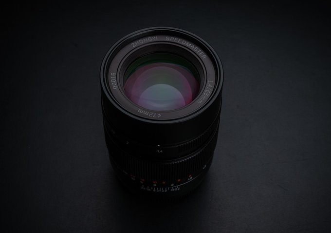 Mitakon Speedmaster 65 mm f/1.4 dla systemu Fujifilm GFX