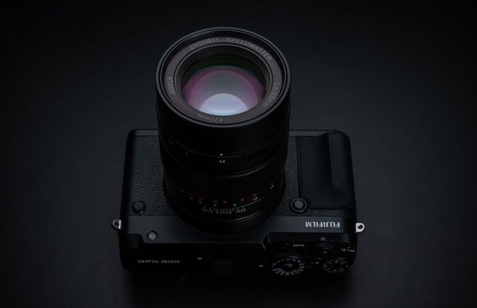 Mitakon Speedmaster 65 mm f/1.4 dla systemu Fujifilm GFX