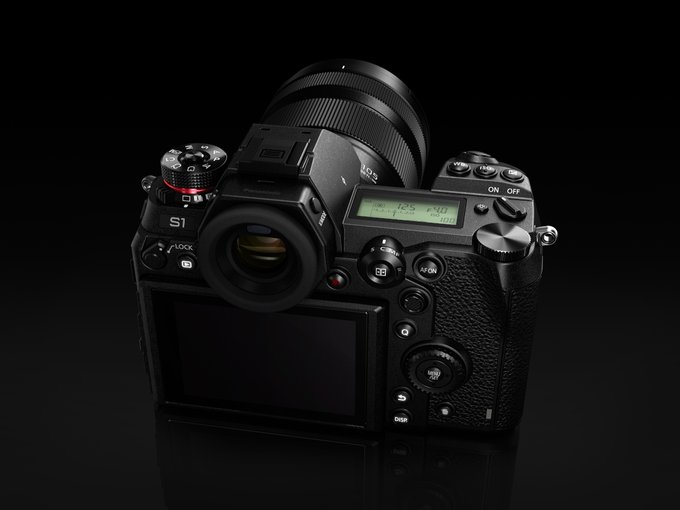 Panasonic Lumix S1