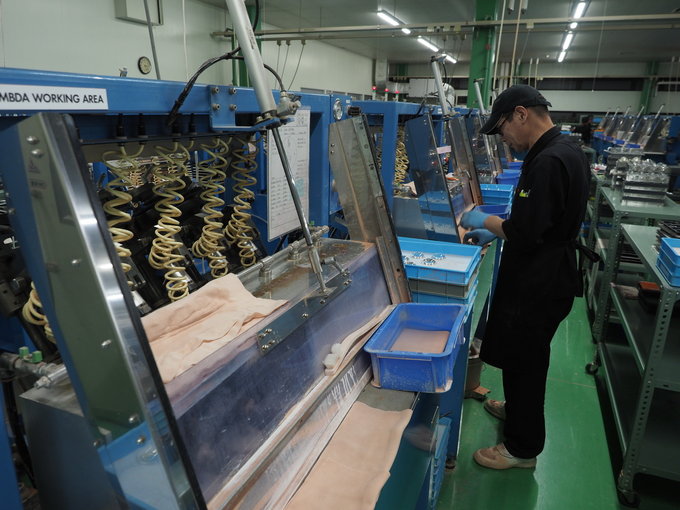 Wycieczka do fabryki obiektyw�w Sigma w Aizu - Optyka