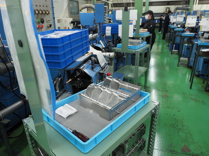 Wycieczka do fabryki obiektyw�w Sigma w Aizu - Optyka