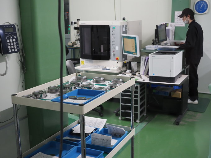 Wycieczka do fabryki obiektyw�w Sigma w Aizu - Optyka