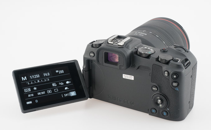 Canon EOS RP - Budowa, jako wykonania i funkcjonalno