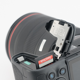 Canon EOS RP - Budowa, jako wykonania i funkcjonalno