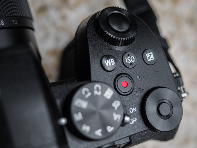 Panasonic Lumix G90 i wycieczka do Lwowa - O ergonomii Lumiksa G90 s��w kilka