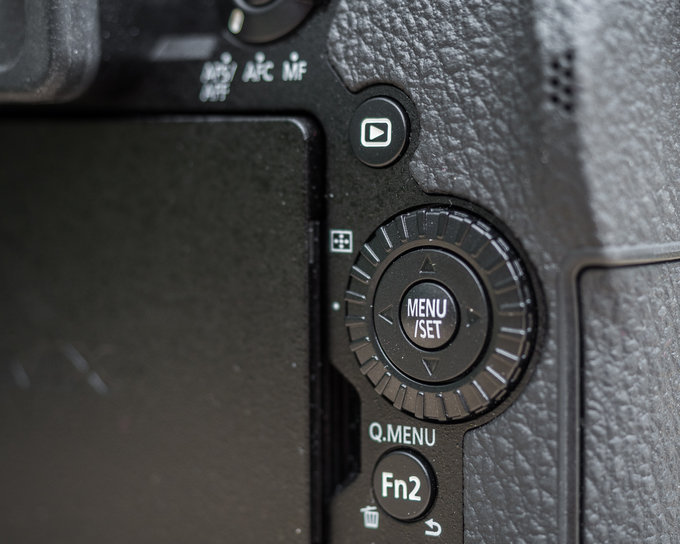 Panasonic Lumix G90 i wycieczka do Lwowa - O ergonomii Lumiksa G90 s��w kilka