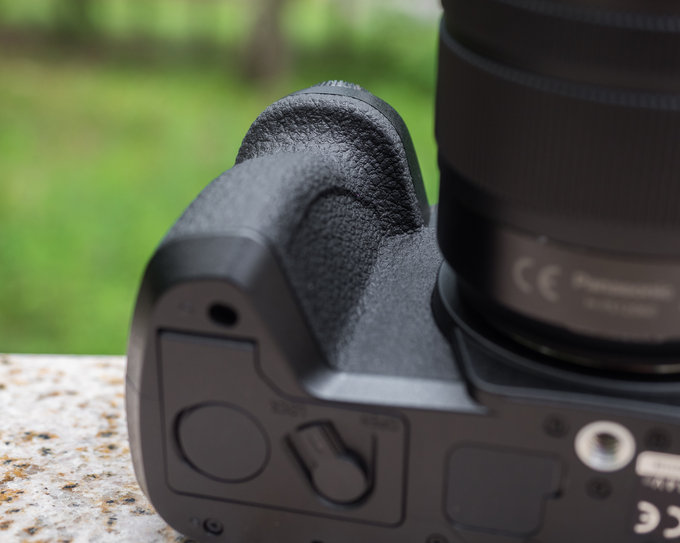 Panasonic Lumix G90 i wycieczka do Lwowa - O ergonomii Lumiksa G90 s��w kilka