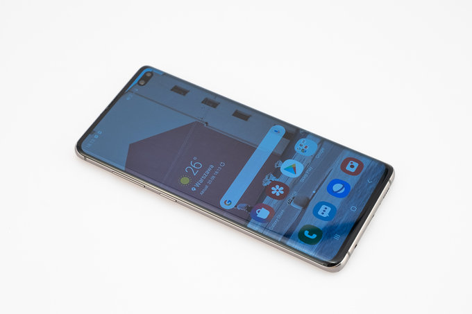 Samsung Galaxy S10 Plus - Budowa i jako wykonania
