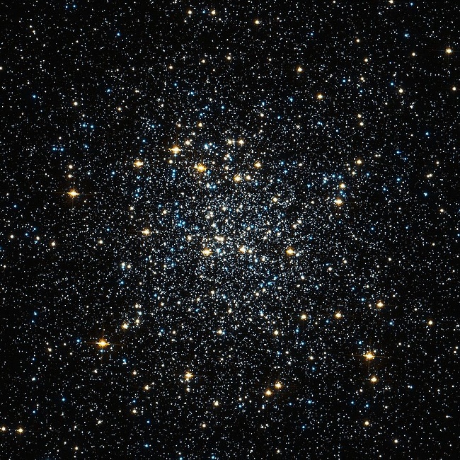 Niebo przez lornetk - M92 - Najstarsza gromada kulista?