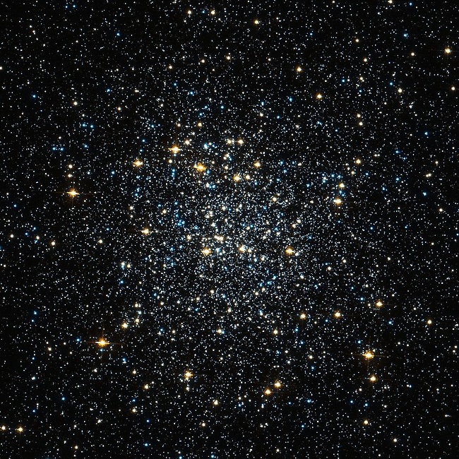 Niebo przez lornetk - M92 - Najstarsza gromada kulista?