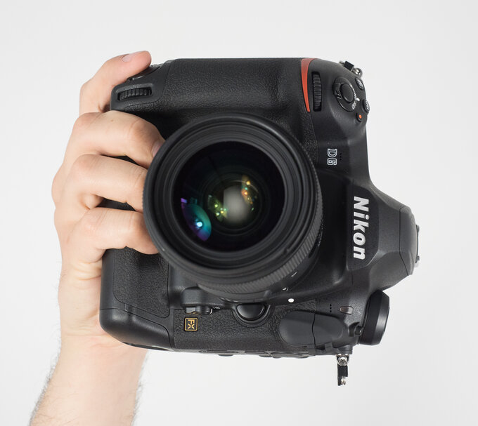 Nikon D6 - Uytkowanie i ergonomia