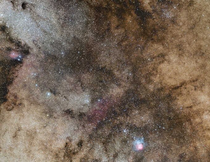 Niebo przez lornetk - M8, M20, M21 i M23 - Mgawice i gromady pnocnego Strzelca