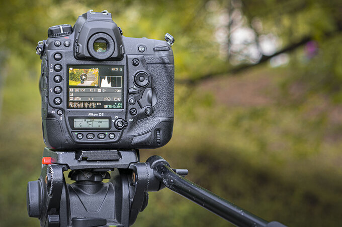 Nikon D6 - test trybu filmowego - Budowa i ergonomia