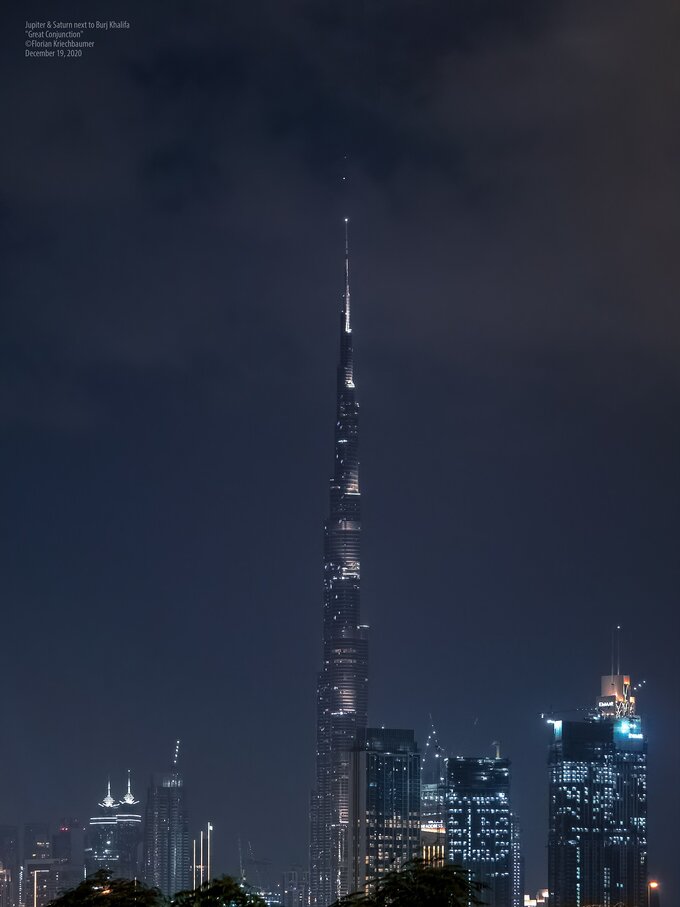 Koniunkcja Jowisza i Saturna nad Burj Khalifa