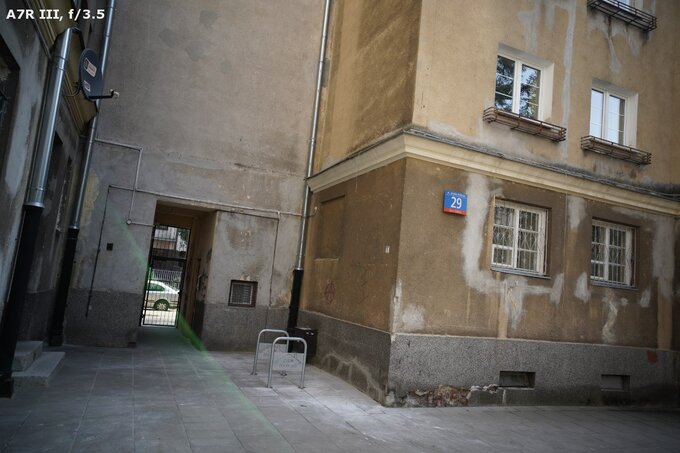 Sigma C 24 mm f/3.5 DG DN - Odblaski