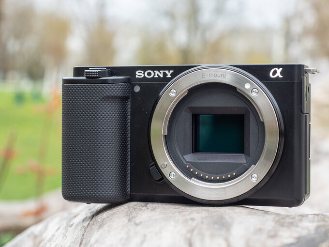 Sony ZV-E10 w rkach fotografa - Sony ZV-E10 w rkach fotografa