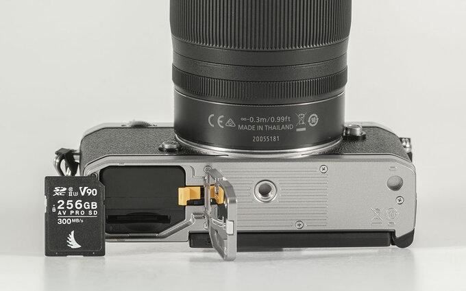 Nikon Zfc - test trybu filmowego - Budowa i ergonomia