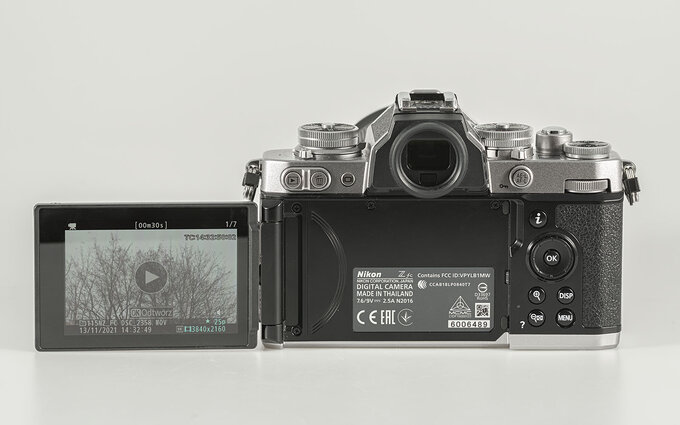 Nikon Zfc - test trybu filmowego - Budowa i ergonomia