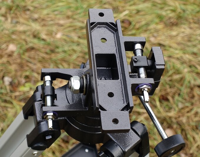 Sky-Watcher 90/900 -  na dobry pocztek - Mechanika – prosta, ale nie prymitywna