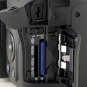 Sony Alpha DSLR-A500 - Budowa, jako wykonania i funkcjonalno