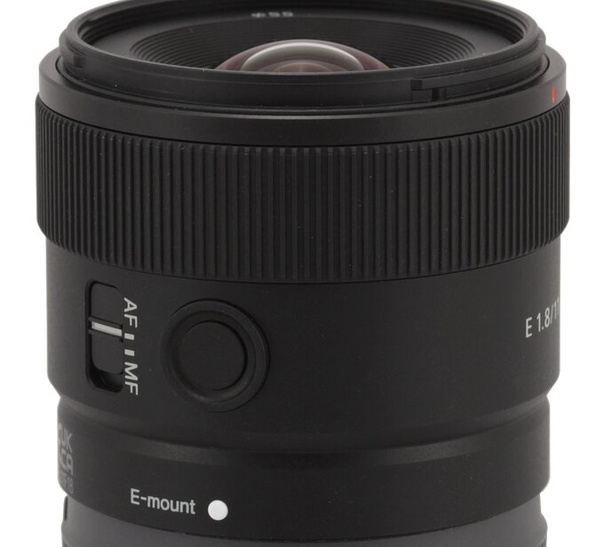 Sony E 11 mm f/1.8 - Budowa i jako wykonania