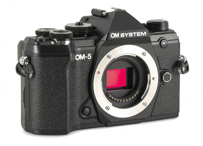 OM System OM-5 - test trybu filmowego - Budowa i ergonomia