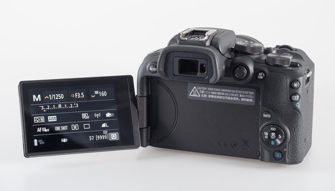 Canon EOS R10 - Budowa, jakość wykonania i funkcjonalność