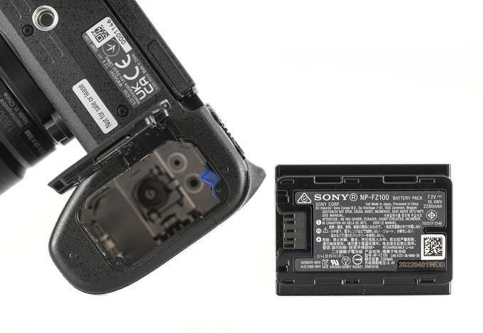 Sony A6700 - test trybu filmowego - Budowa i ergonomia