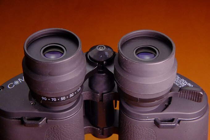 Lornetka COMET ZOOM 10-90x80, czyli czego nie kupowa pod choink - Mechanika
