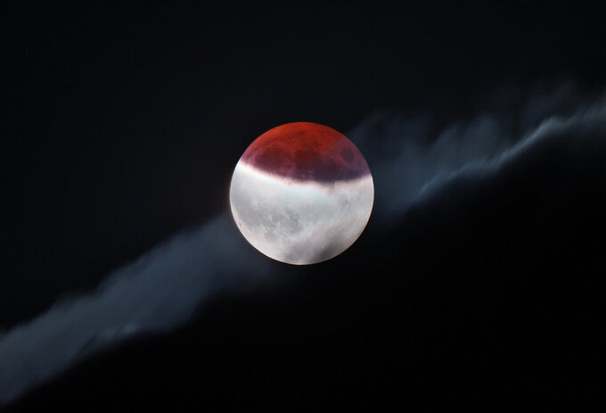 Teleobiektywy Sigma w astrofotografii - Fotografia krajobrazowa z Ksiycem i Socem