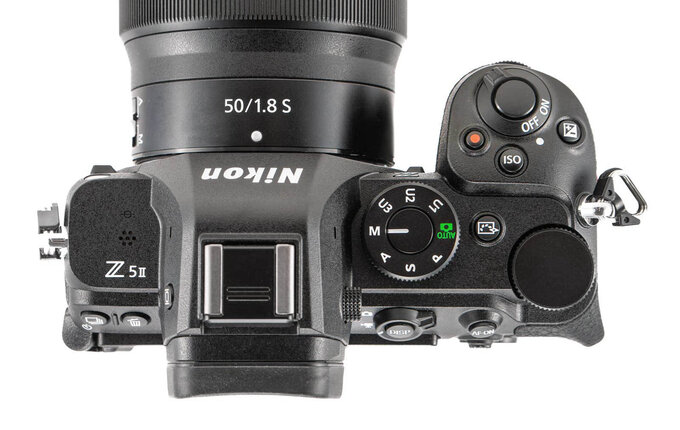 Nikon Z5 II - test trybu filmowego - Budowa i ergonomia