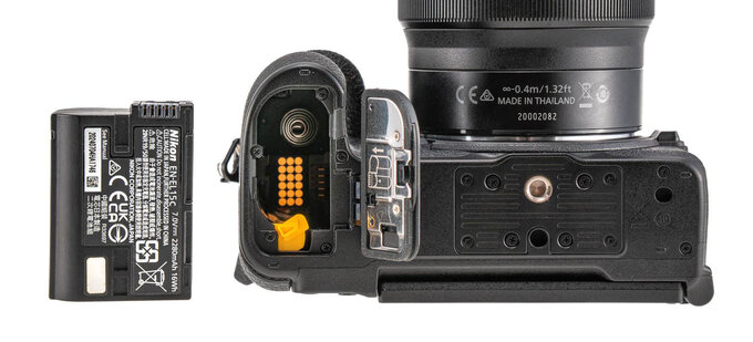 Nikon Z5 II - test trybu filmowego - Budowa i ergonomia