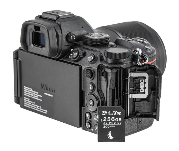 Nikon Z5 II - test trybu filmowego - Budowa i ergonomia