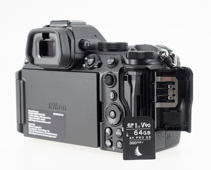 Nikon Z5 II - Uytkowanie i ergonomia