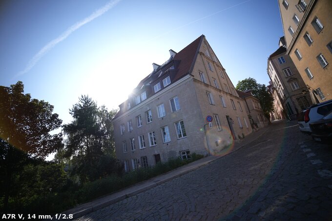 Samyang AF 14-24 mm f/2.8 FE - Odblaski