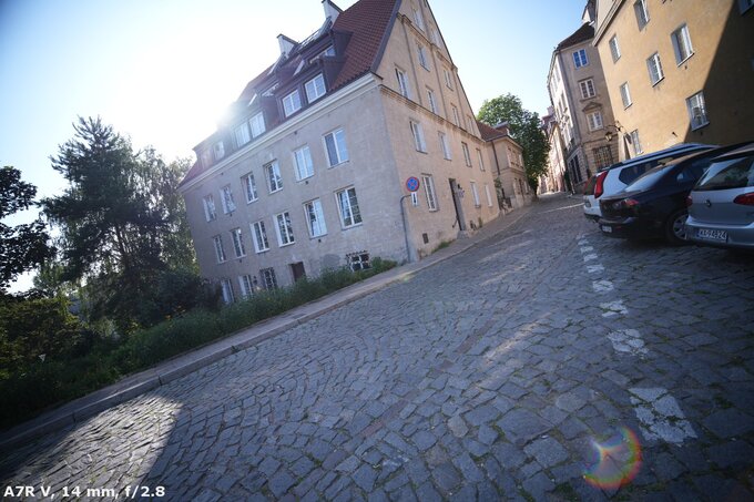 Samyang AF 14-24 mm f/2.8 FE - Odblaski